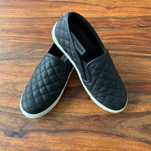 Steve Madden ecentrcq Black Slip Ons size 6 1/2